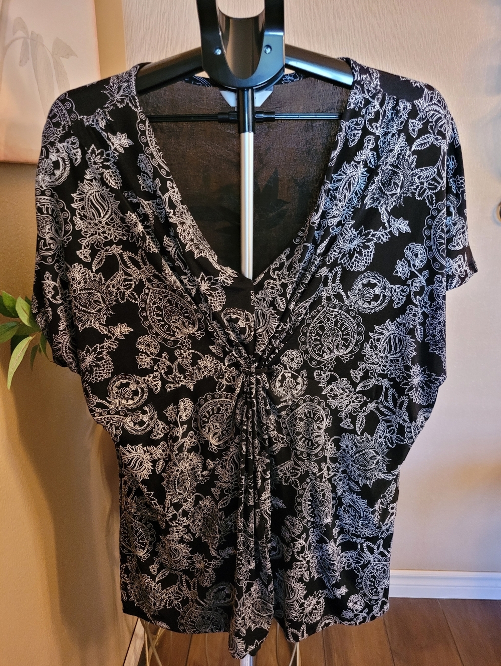 CJ Banks Black and White Paisley V-Neck Top